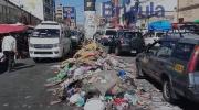 Las calles siguen repletas de basura, pese a plan de emergencia y la “Operación Escoba”