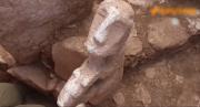 Hallan en Turquía escultura de 11.000 años que representa a una persona sobre un leopardo