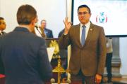 Paz apuesta por la continuidad y encarga destrabar la reforma económica al nuevo ministro