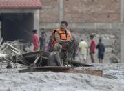 Mal tiempo y accesos afectados complican búsqueda de 265 desaparecidos en China tras riada
