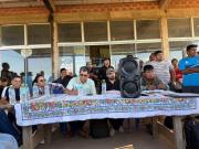 Instalan diálogo con productores de Beni que bloquean la ruta hacia Santa Cruz