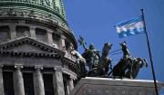 Argentina logra refinanciar casi todos sus vencimientos de deuda inminentes