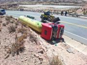 Doble accidente de cisternas sacude los caminos del sur potosino