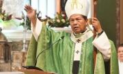 Monseñor Leigue pide a periodistas priorizar la verdad y no limitarse a “sacarse fotitos” con autoridades