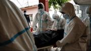 Nepal inicia los entierros masivos de las víctimas imposibles de identificar