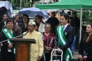 El inesperado protagonista del acto cívico por Santa Cruz: Mamén le da la palabra a un vendedor de café