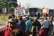 Santa Cruz amanece con al menos cuatro bloqueos en sus rutas y la Policía prepara su despliegue