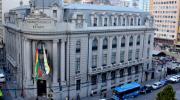 Paz autoriza transferir Bs 1,1 millón a la vicepresidencia para pagar a personal