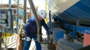 Gobierno plantea que YPFB deje gradualmente la comercialización de combustibles y dé paso al sector privado