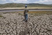 Sequía: Tarija prepara un plan de contingencia y ya abastece de agua a 12 barrios