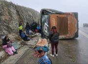 Tarija: fallecen tres personas en vuelco de autobús