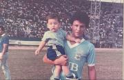 Iver Valladares, frontal con el presente de Blooming