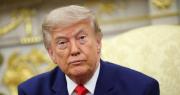Donald Trump sorprende con un inesperado cambio de look, que deja atrás su clásico tono rubio