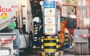 Disminuyen las filas por diésel, pero agro y transporte siguen afectados