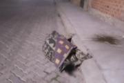 Hallan a mujer sin vida envuelta en frazadas en vía pública de El Alto
