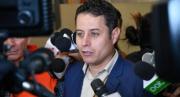 Defensa de Cerimedo alista denuncia contra Edmand Lara por presunto espionaje y uso indebido de influencias