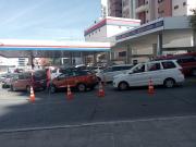 Choferes denuncian acopio irregular de combustible y sobreprecio en tres surtidores de La Paz