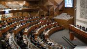 Diputados aprueban proyecto de ley que restituye derechos de policías y militares por hechos de 2019