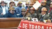 Cooperativistas y asalariados exigen la renuncia del ministro de Minería por supuestas irregularidades en Cumbre Minera
