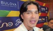 Martins dona $us 50 mil al Oncológico en la previa al “Partido de Leyendas” con Brasil