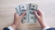El dólar oficial baja por tercer día consecutivo y el paralelo se mantiene por debajo