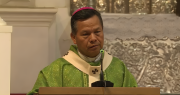 “Ese tema es eclesial, no es político, no es social”: monseñor Leigue cuestiona la intención de querer mover la imagen de la Virgen de Cotoca
