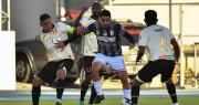 Triunfo vital: FC Universitario derrota a Independiente y respira en la lucha por el descenso