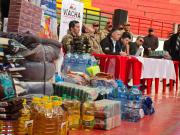 Ministro de Defensa entrega 8,2 toneladas de ayuda a 320 familias afectadas por explosiones en Viacha
