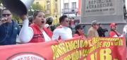 MAESTROS PACEÑOS MARCHARON CON CACEROLAS VACÍAS PESE AL ESTADO DE EXCEPCIÓN