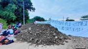 Universitarios instalan bloqueo en la carretera nueva Cochabamba-Santa Cruz