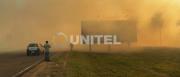 Incendio cerca de Viru Viru deja densa humareda y el viento dificulta trabajo de bomberos