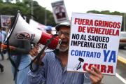 Chavistas protestan contra el acuerdo petrolero de Estados Unidos y Venezuela y piden salarios dignos