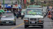 Minibuses mantienen tarifas en La Paz y El Alto; choferes se declaran en emergencia