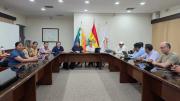 Transportistas y Gobierno abren diálogo en YPFB por el diésel