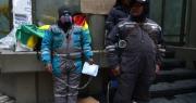 La Paz: Alcaldía paga una parte de los salarios a extrabajadores del relleno de Sak’a Churu para solucionar el conflicto