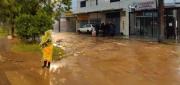 SANTA CRUZ AMANECE CON LLUVIAS Y VÍAS CUBIERTAS DE AGUA