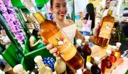 Expocruz 2026: Licores tradicionales de Samaipata conquistan la feria con sabores frutales
