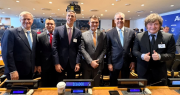 Tras reunión virtual con su gabinete de ministros, Paz asiste al encuentro del Escudo de las Américas