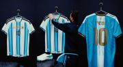 Messi presenta la camiseta oficial para su despedida de la selección de Argentina