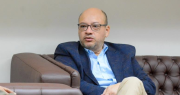 Contraloría afirma que exgerente de Santa Cruz renunció y niega presiones externas