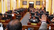 Dirigente de la CSUTCB sugiere colgar a asambleístas de La Paz por aumento salarial