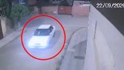Video capta cómo cuatro sujetos rodean y asaltan a un joven en Sacaba
