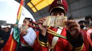 Bolivia tiene bonos, pero no un sistema de protección social, según economista