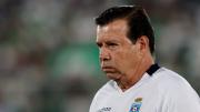 Erwin Sánchez llegó a Blooming y no lo dejaron ingresar