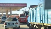 Choferes advierten que la oferta del gobierno para renovar sus vehículos es la antesala de un “gasolinazo”