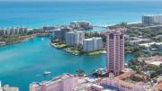 Avión presidencial despega luego de permanecer tres días en una de las ciudades más lujosas de Florida