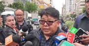 Choferes instalan diálogo con el Gobierno por el alza del diésel, los pasajes y otros temas