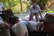 Primera Dama impulsa donación de ropa para hogares y centros de atención de Santa Cruz