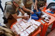 Incautan Bs. 3.532.100 y otros $us. 10.000 ocultos en ambulancia que salió de la casa de Mariaca