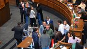Más de 20 horas, una ley, la salida de Mariaca y un nuevo fiscal: así fue la maratónica sesión de la Asamblea Legislativa
